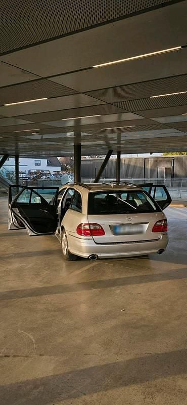 Gebraucht Mercedes E320 224 PS (164 kW) 2008 Grau Kombi