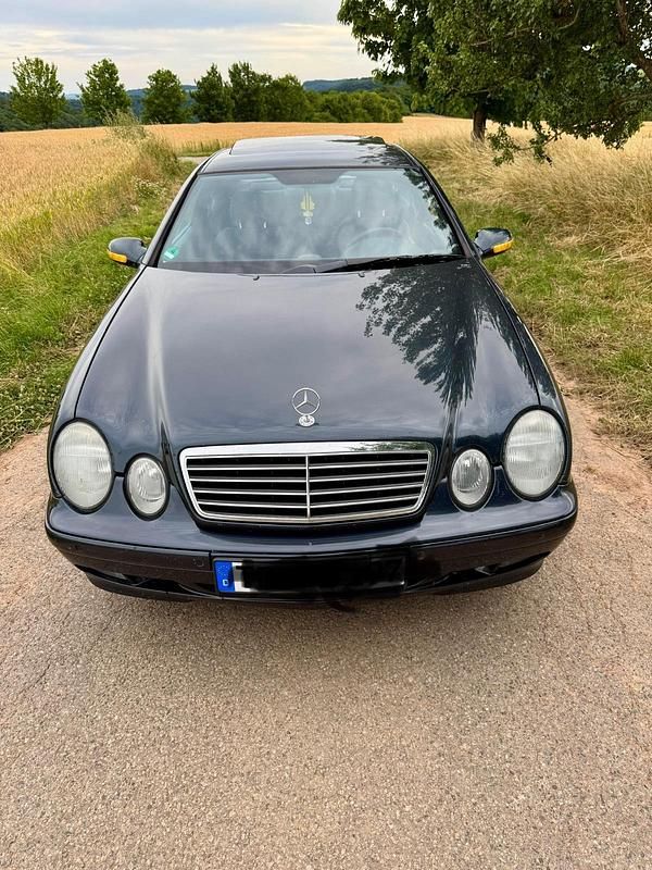 Schwarz Gebraucht 1999 Mercedes CLK230 Coupé | 3.200 € (Fairer Preis) - Bild 1/4