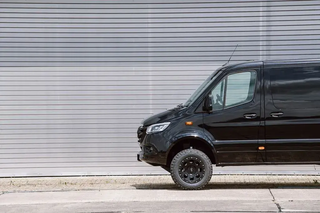 Neu Mercedes Sprinter 190 PS (139 kW) 2026 Schwarz Van