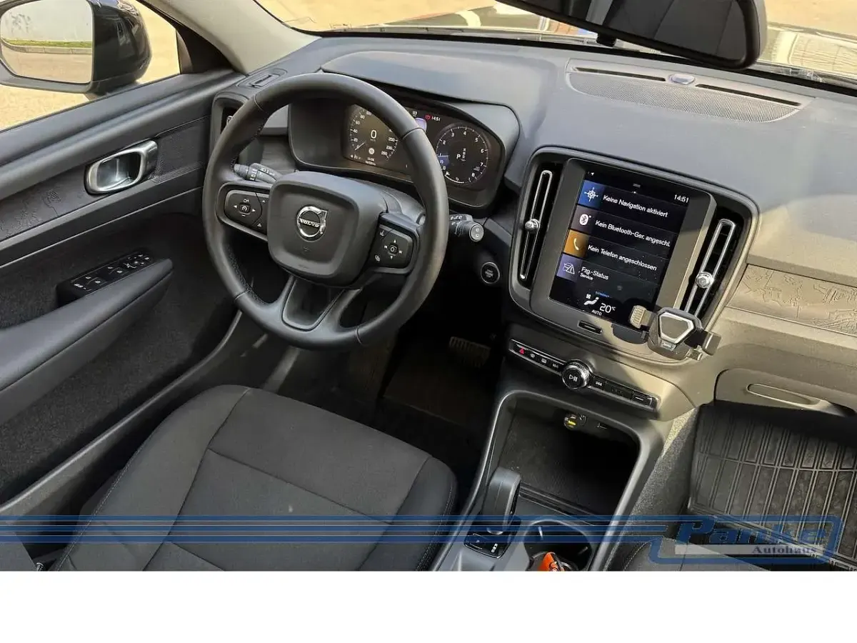 Gebraucht Volvo XC40 129 PS (94 kW) 2022 Schwarz SUV