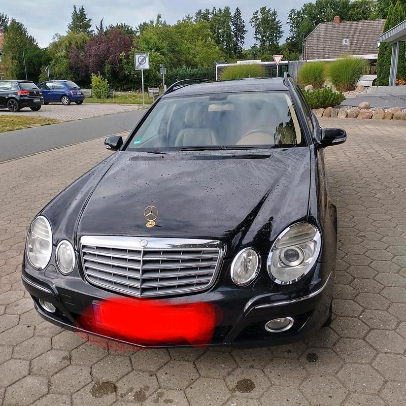 Schwarz Gebraucht 2006 Mercedes E320 Kombi | 6.300 € (Etwas zu teuer) - Bild 1/4