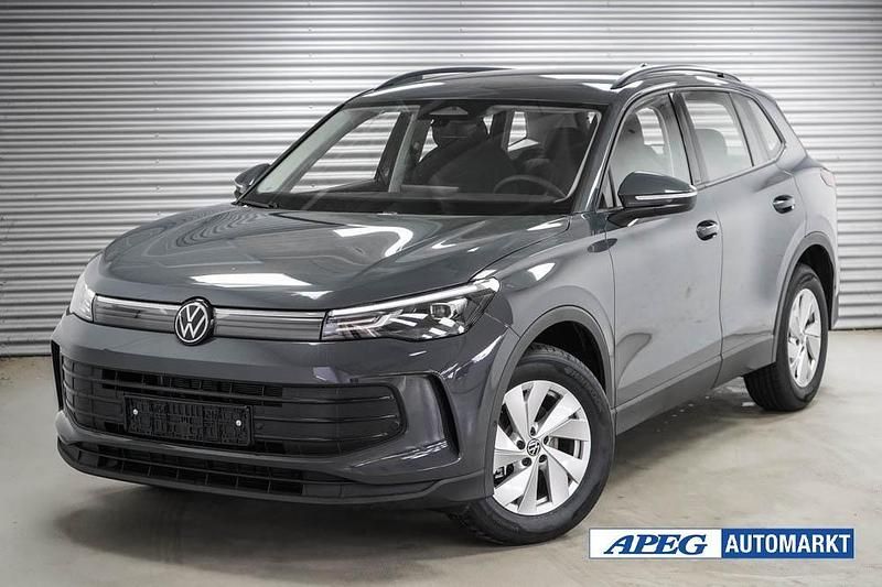 Neu VW Tiguan Basis 131 PS (96 kW) 2026 Grau SUV