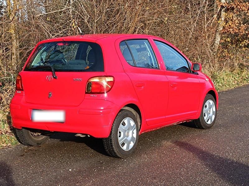 Gebraucht Toyota Yaris Sol 65 PS (47 kW) 2004 Rot Limousine
