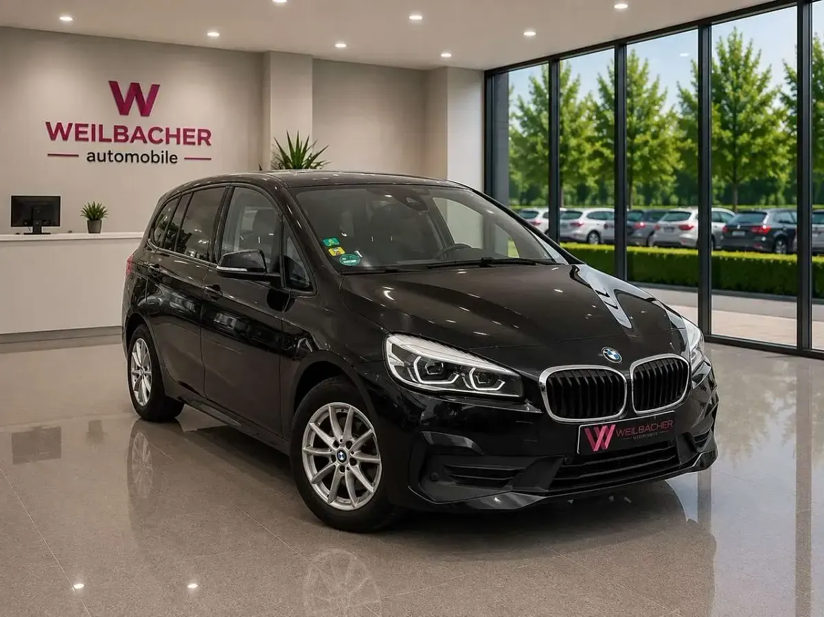 Gebraucht BMW 218 140 PS (102 kW) 2018 Saphirschwarz Van / Kleinbus