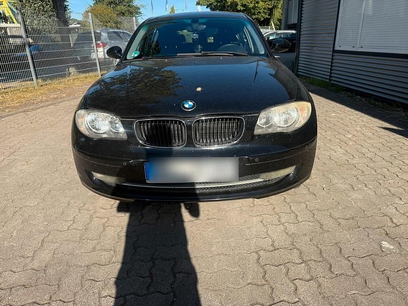 Schwarz Gebraucht 2010 BMW 118 Kleinwagen | 2.850 € (Guter Preis) - Bild 1/4