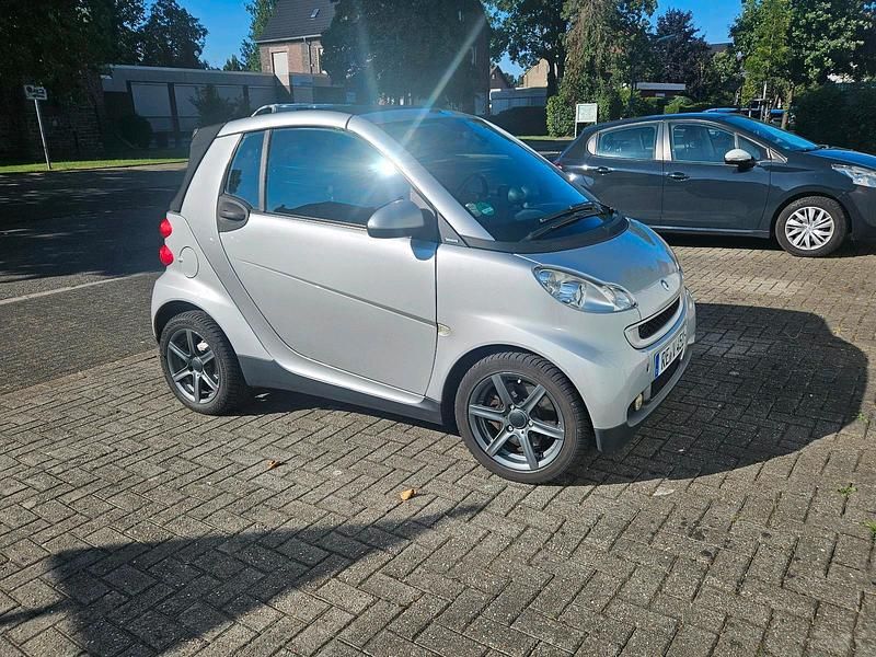Silber Gebraucht 2007 Smart ForTwo Cabrio Cabrio | 3.300 € (Etwas zu teuer) - Bild 1/4