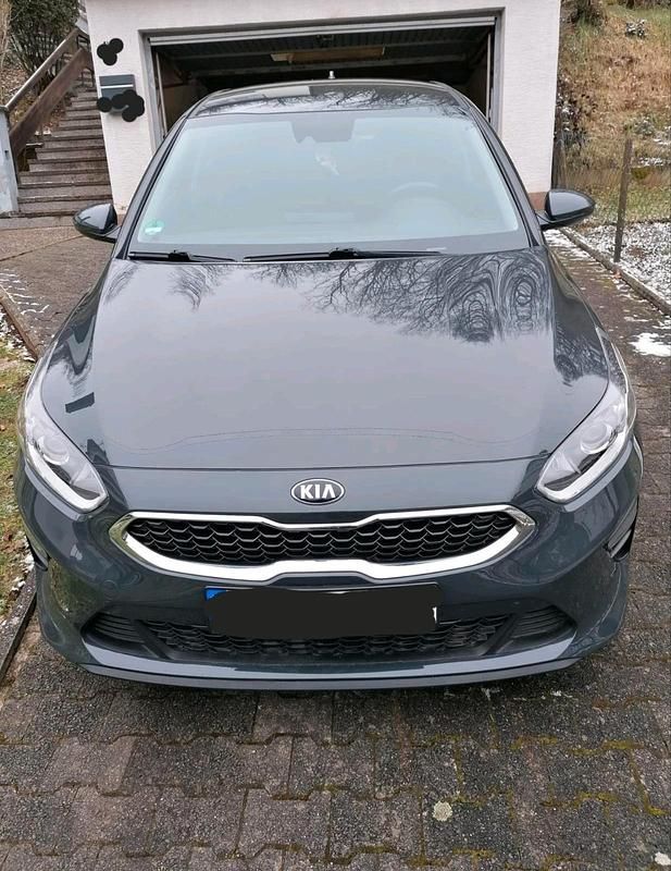 Gebraucht Kia Ceed Edition 7 101 PS (74 kW) 2021 Grau Kleinwagen