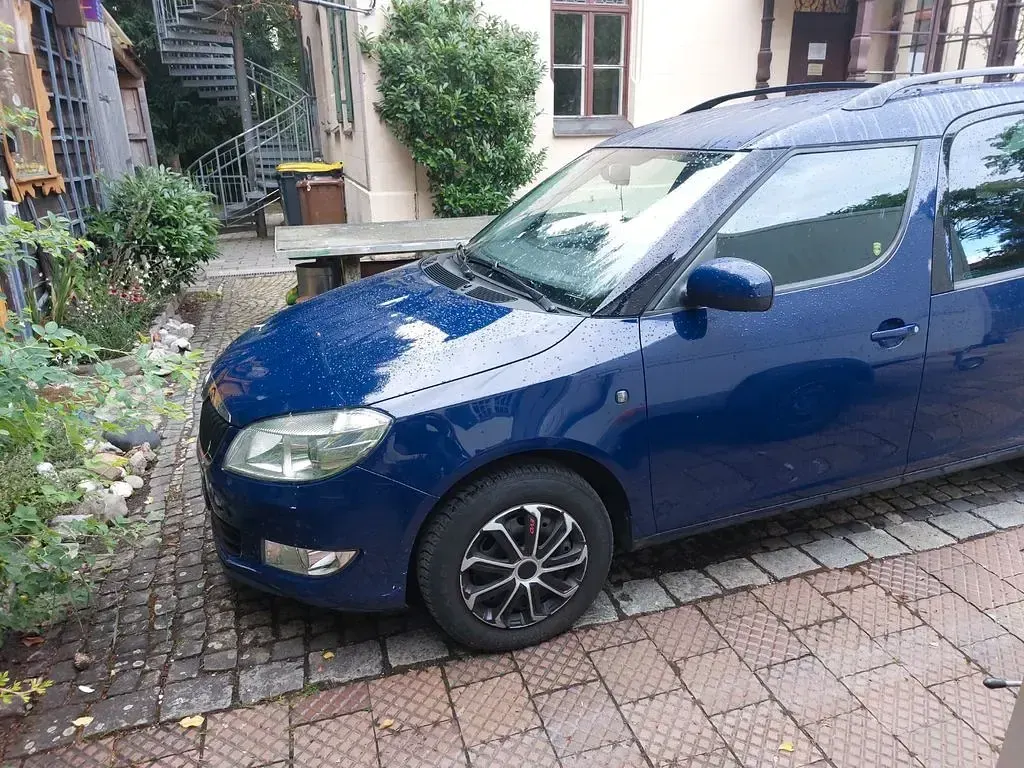 Gebraucht Skoda Roomster Plus Edition 86 PS (63 kW) 2013 Blau Van / Kleinbus