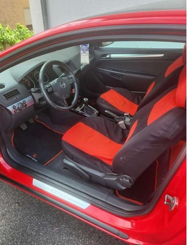 Gebraucht Opel Astra 116 PS (85 kW) 2009 Rot Coupé