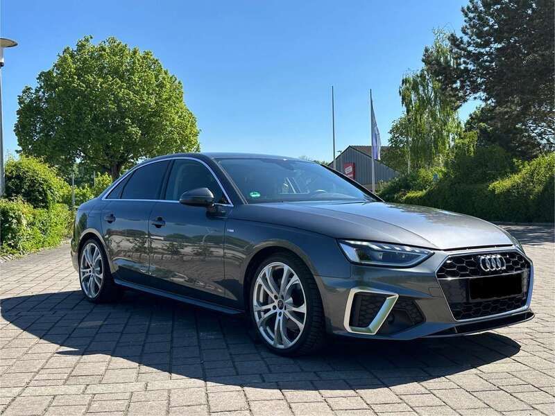 Grau Gebraucht 2021 Audi A4 S-Line Limousine | 34.000 € (Etwas zu teuer) - Bild 1/4