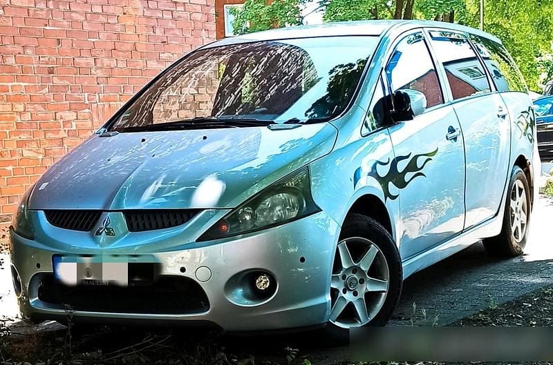 Silber Gebraucht 2004 Mitsubishi Grandis Van / Kleinbus | 1.999 € (Fairer Preis) - Bild 1/4