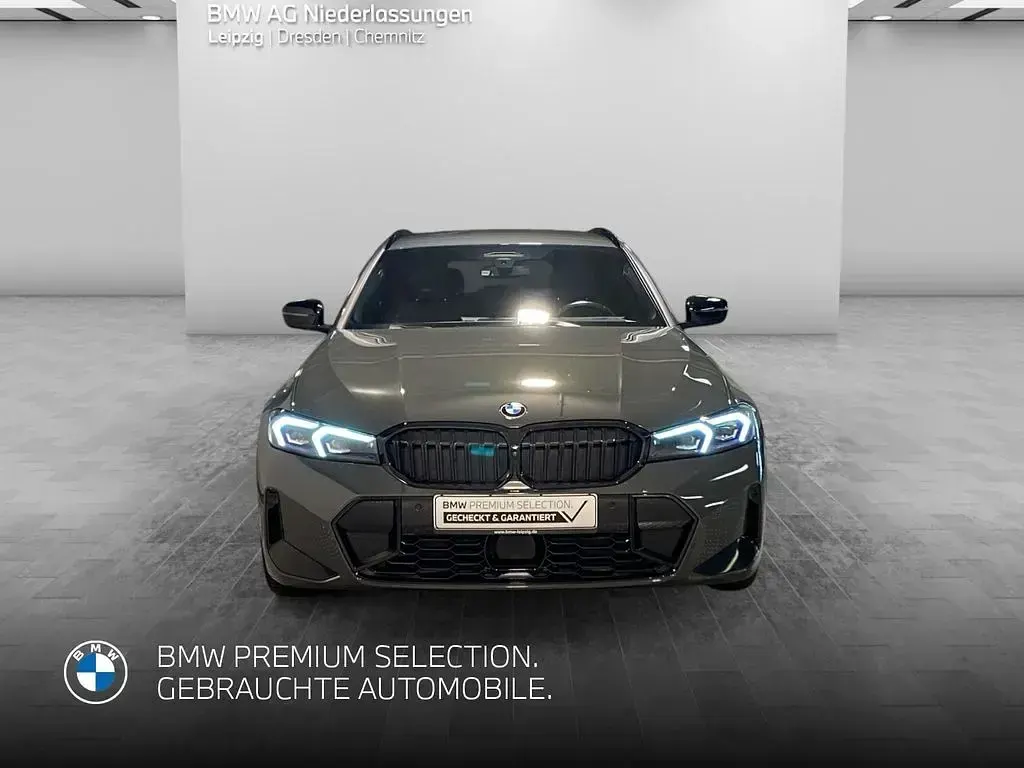 Gebraucht BMW 330 M Sport 245 PS (180 kW) 2023 Grau Kombi