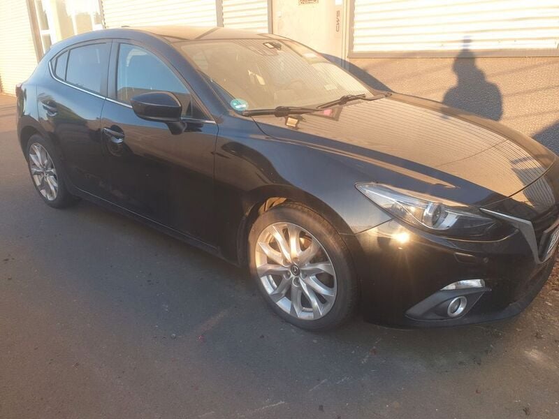 Schwarz Gebraucht 2015 Mazda 3 Center-Line Limousine | 8.000 € (Guter Preis) - Bild 1/4