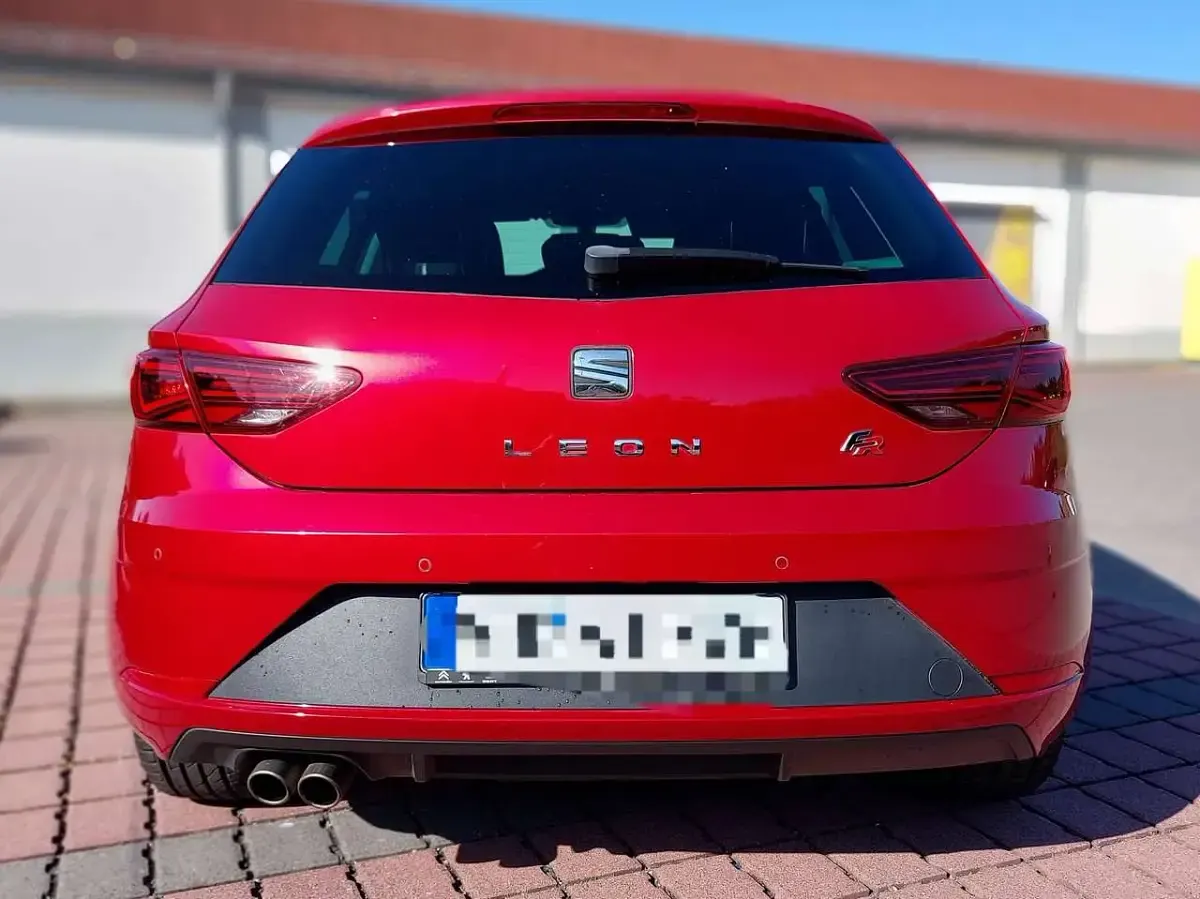 Gebraucht Seat Leon 150 PS (110 kW) 2018 Rot Limousine