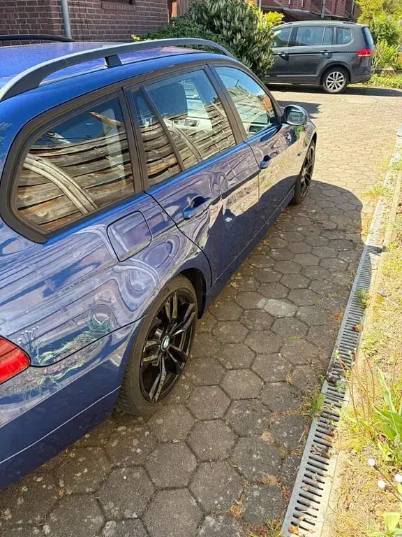 Gebraucht BMW 318 129 PS (94 kW) 2006 Blau Kombi