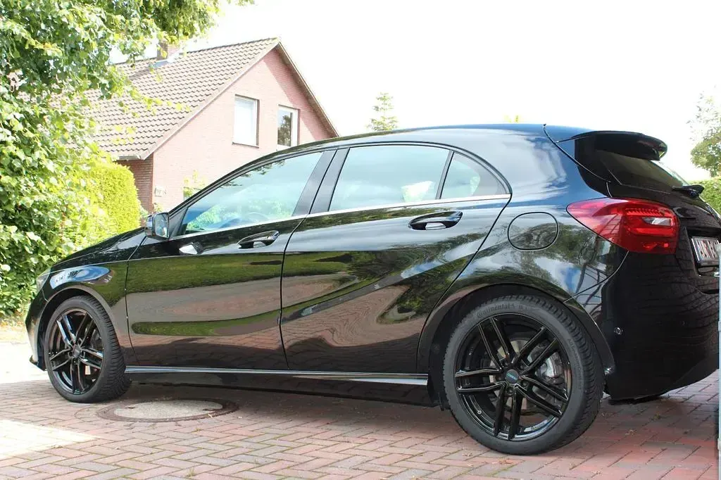 Gebraucht Mercedes A180 Style 122 PS (89 kW) 2015 Schwarz Kleinwagen