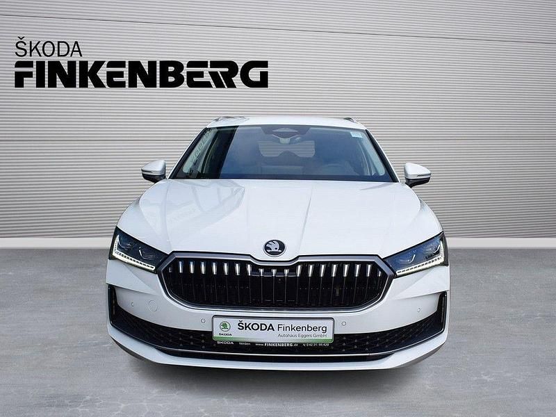 Gebraucht Skoda Superb Selection 150 PS (110 kW) 2024 Kristallweiß uni Kombi