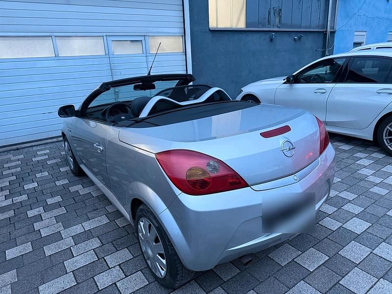 Gebraucht Opel Tigra 90 PS (66 kW) 2006 Silber Cabrio