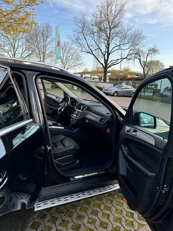 Gebraucht Mercedes ML350 258 PS (189 kW) 2012 Schwarz SUV