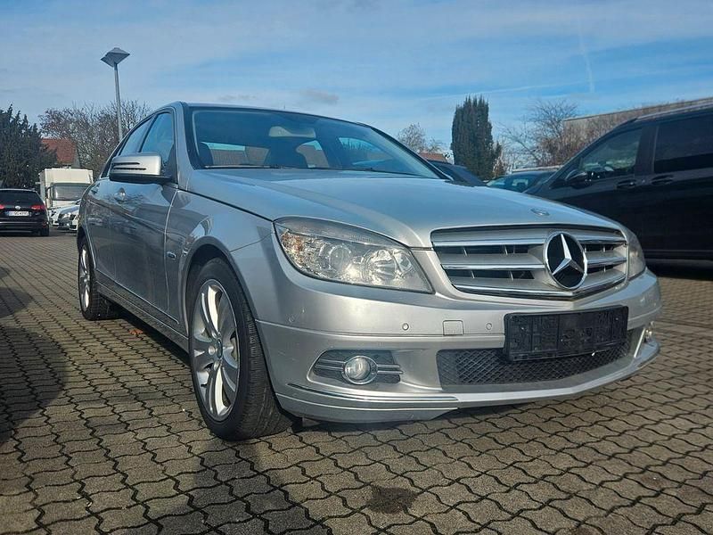 Gebraucht Mercedes C180 156 PS (114 kW) 2010 Silber Limousine