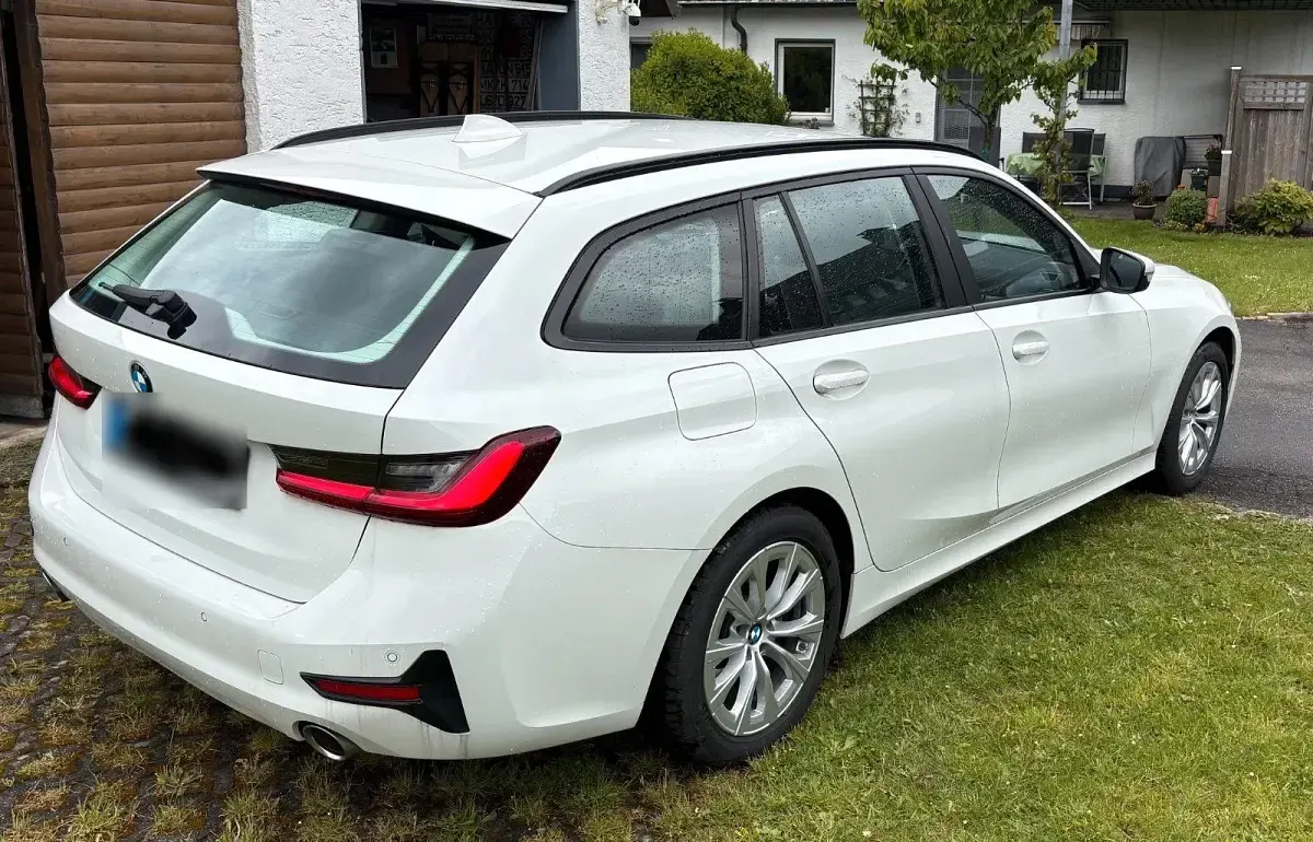 Gebraucht BMW 320 Advantage 190 PS (139 kW) 2021 Weiß Kombi