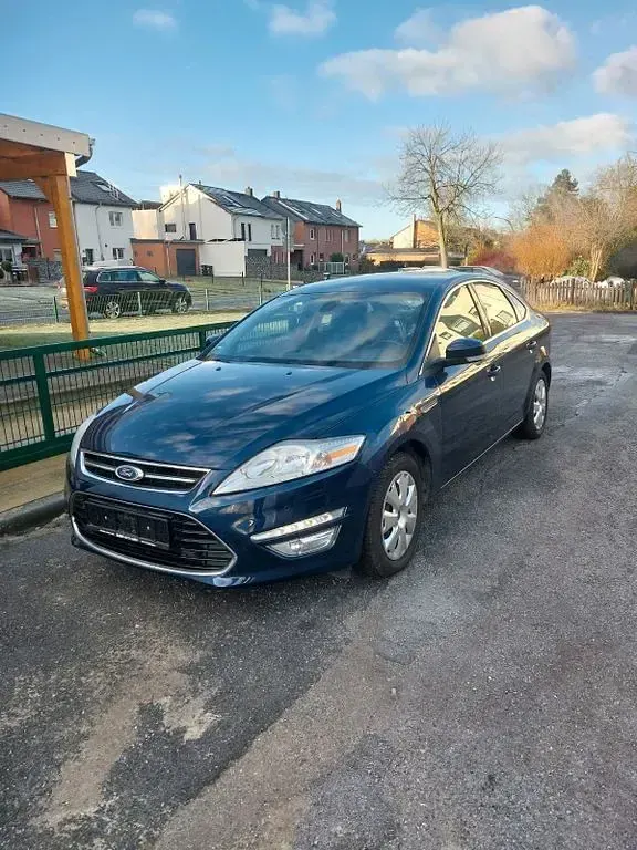 Gebraucht Ford Mondeo Titanium 203 PS (149 kW) 2012 Blau Limousine