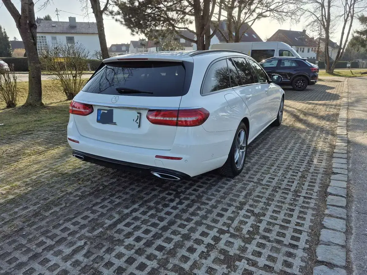 Gebraucht Mercedes E220 194 PS (142 kW) 2018 Kombi