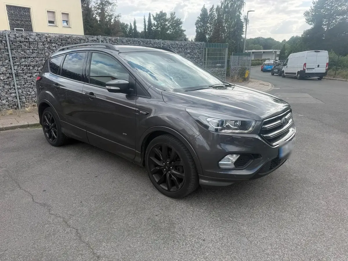 Gebraucht Ford Kuga ST-Line 242 PS (177 kW) 2018 Grau SUV