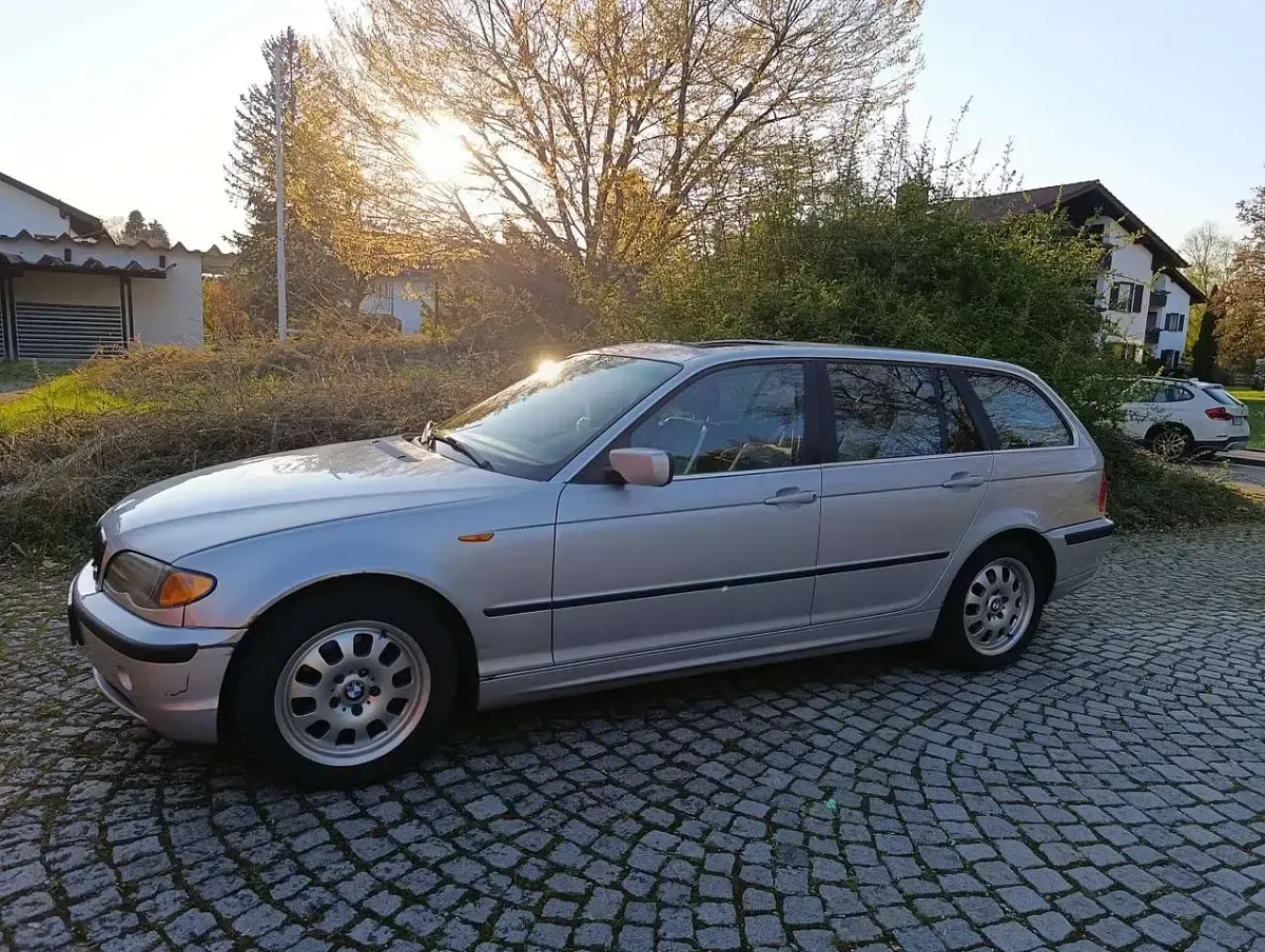 Gebraucht BMW 320 170 PS (125 kW) 2002 Silber Kombi