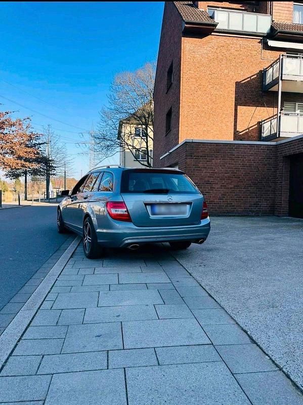 Gebraucht Mercedes C300 231 PS (169 kW) 2012 Grau Kombi