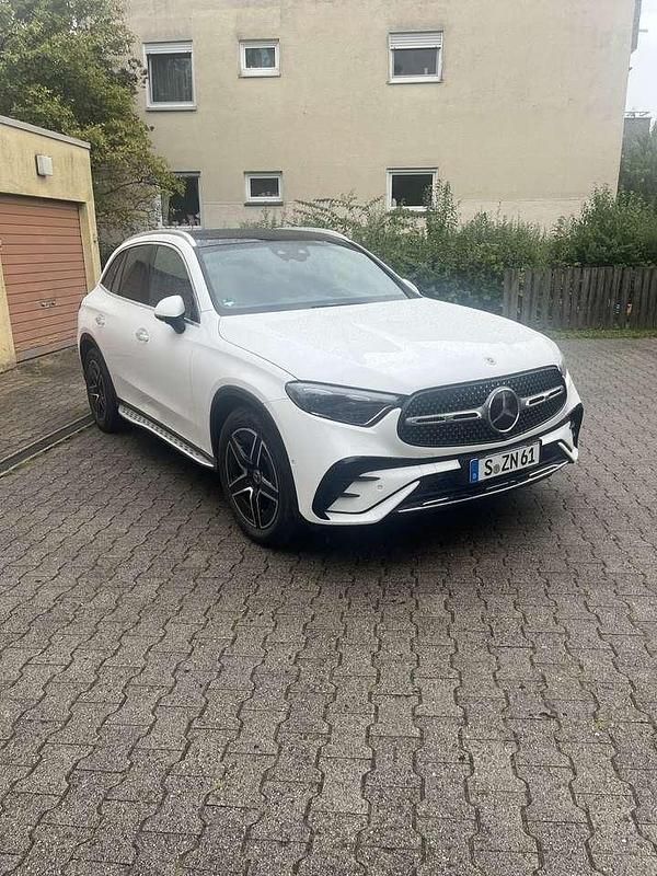 Weiß Gebraucht 2023 Mercedes GLC300 AMG Line Premium Plus SUV | 58.500 € (Fairer Preis) - Bild 1/4
