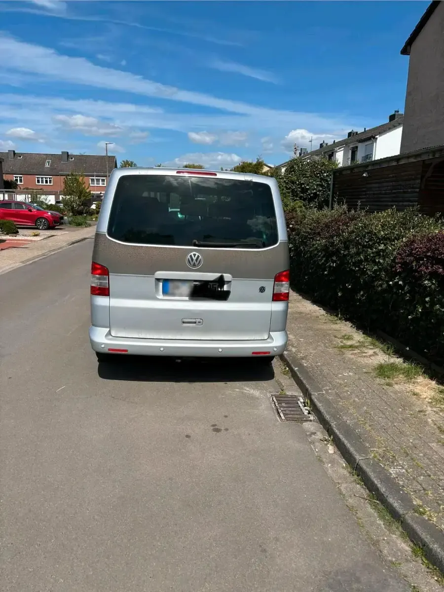 Gebraucht VW Multivan 131 PS (96 kW) 2009 Silber Van / Kleinbus