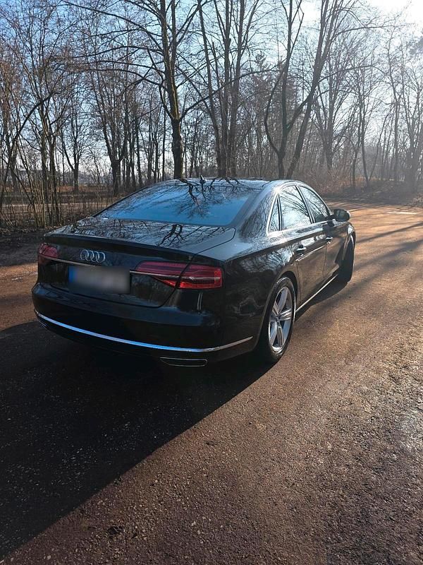 Second-hand Audi A8 Comfort 258 CP (189 kW) 2013 Negru Berlinǎ