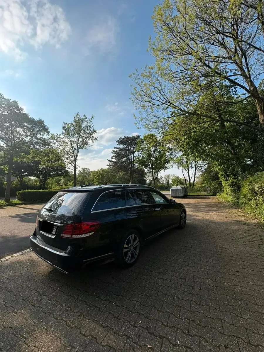 Gebraucht Mercedes E350 258 PS (189 kW) 2015 Schwarz Kombi