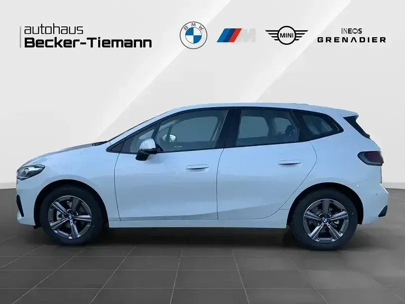 Używany BMW 220 Active Tourer Efficient Dynamics 170 KM (125 kW) 2025 Biały Minivan