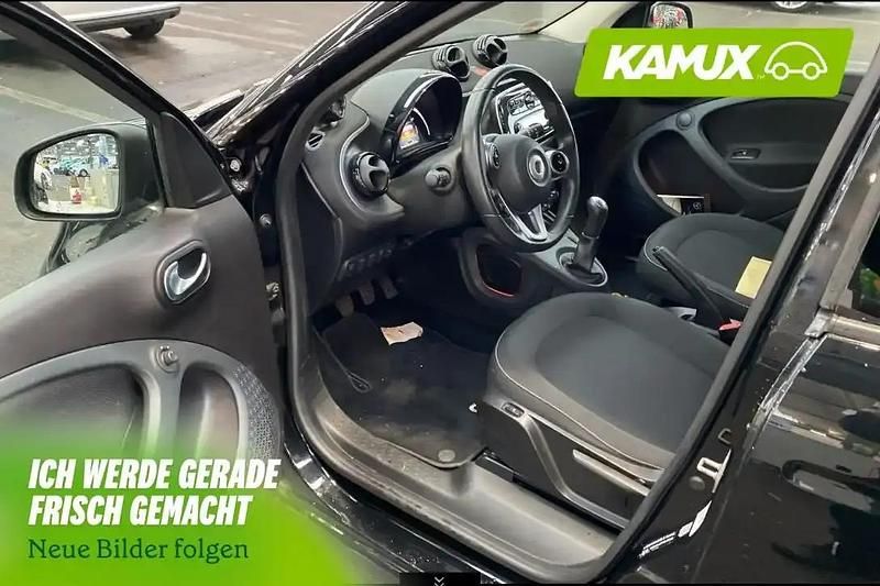 Gebraucht Smart ForFour 71 PS (52 kW) 2019 Schwarz Kleinwagen