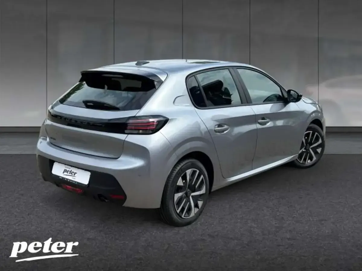 Neu Peugeot 208 Style 101 PS (74 kW) 2026 Met. artense silber Kleinwagen