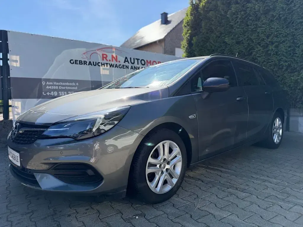 Używany Opel Astra Edition 110 KM (80 kW) 2021 Szary Kombi