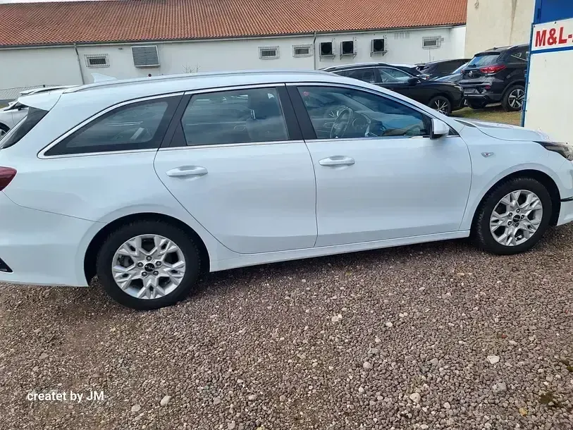 Gebraucht Kia Ceed 101 PS (74 kW) 2022 Weiß Kleinwagen
