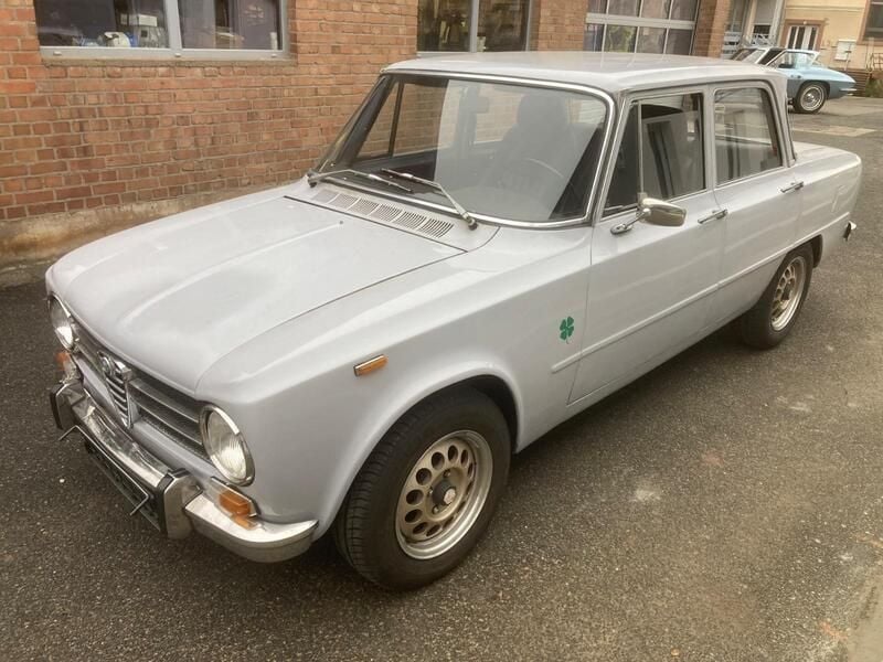 Grau Gebraucht 1972 Alfa Romeo Giulia 1300 Super Limousine | 11.500 € - Bild 1/4