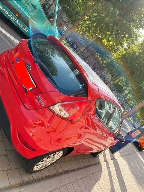 Gebraucht Ford Fiesta SYNC Edition 80 PS (58 kW) 2016 Rot Kleinwagen