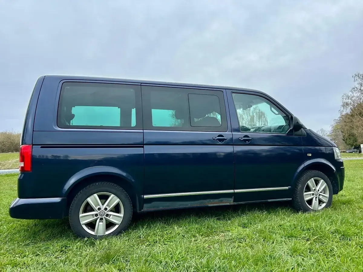 Occasion VW Multivan 180 ch (132 kW) 2012 Bleue Monospace