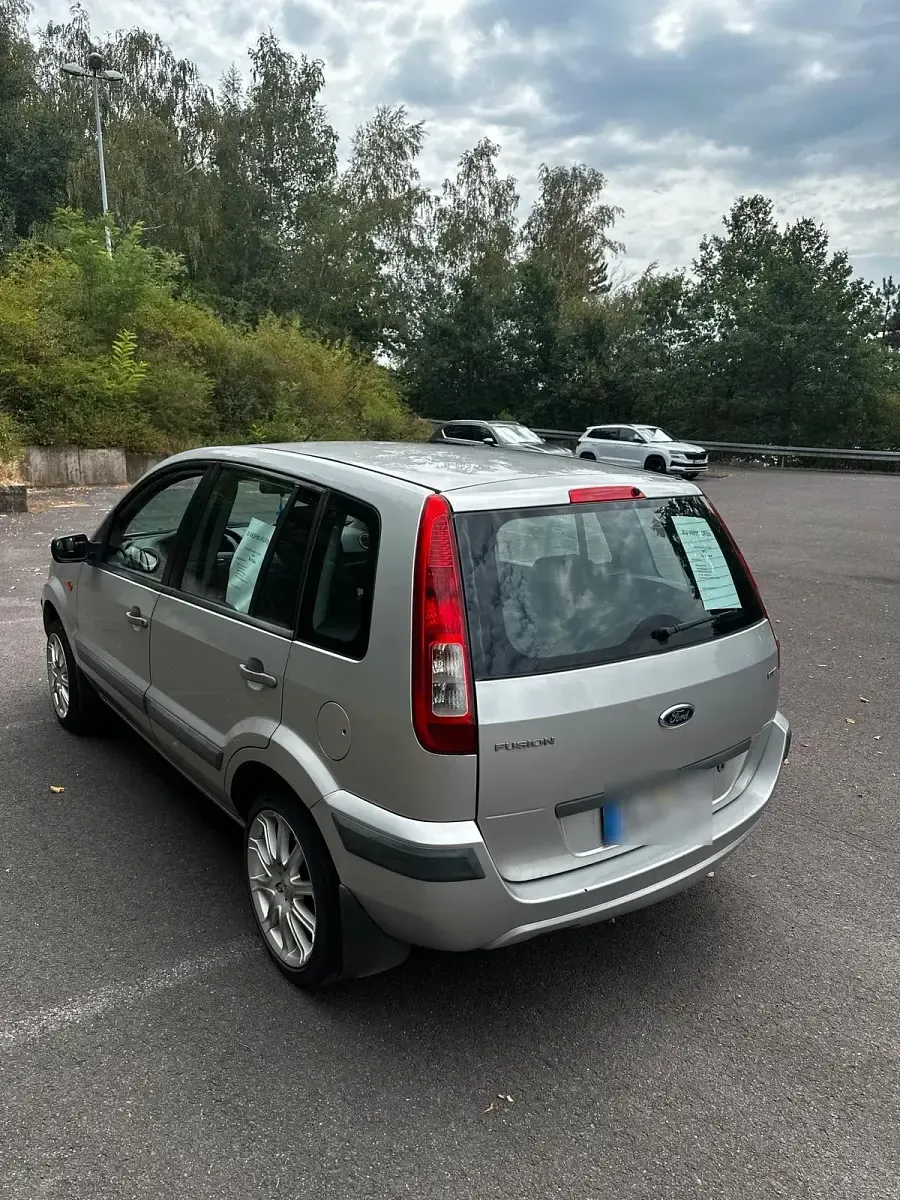 Gebraucht Ford Fusion 90 PS (66 kW) 2007 Silber Kleinwagen