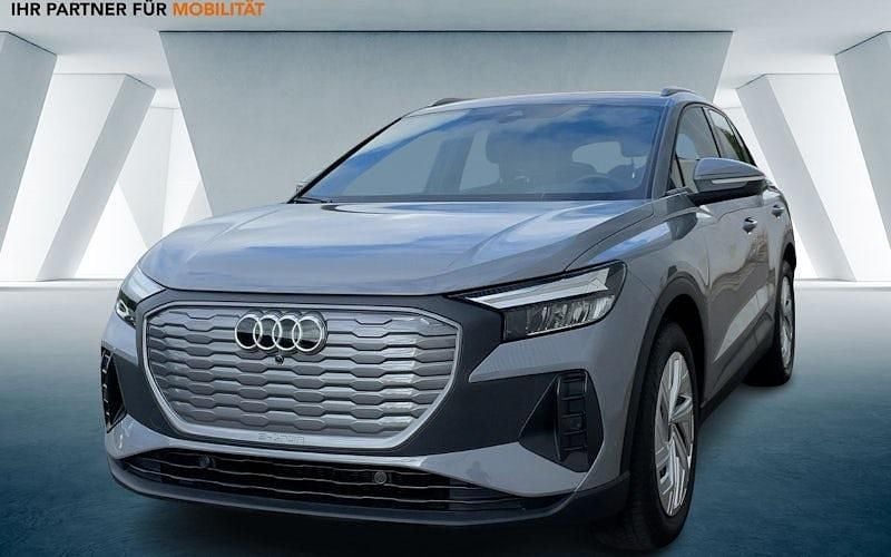 Grau Gebraucht 2023 Audi Q4 e-tron Basis SUV | 26.670 € (Fairer Preis) - Bild 1/4