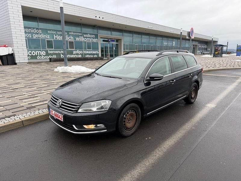 Schwarz Gebraucht 2013 VW Passat Comfortline Kombi | 6.499 € (Guter Preis) - Bild 1/4