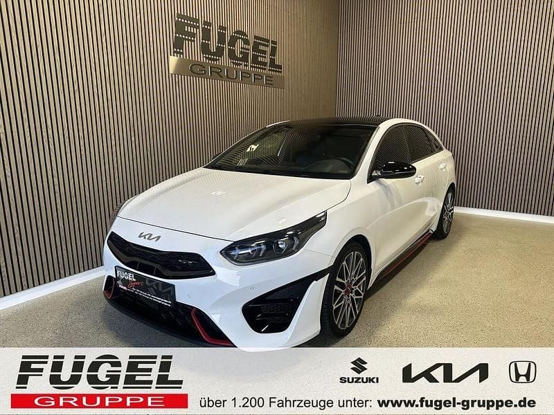 Gebraucht Kia ProCeed GT 204 PS (150 kW) 2023 Deluxeweiss met. Kleinwagen
