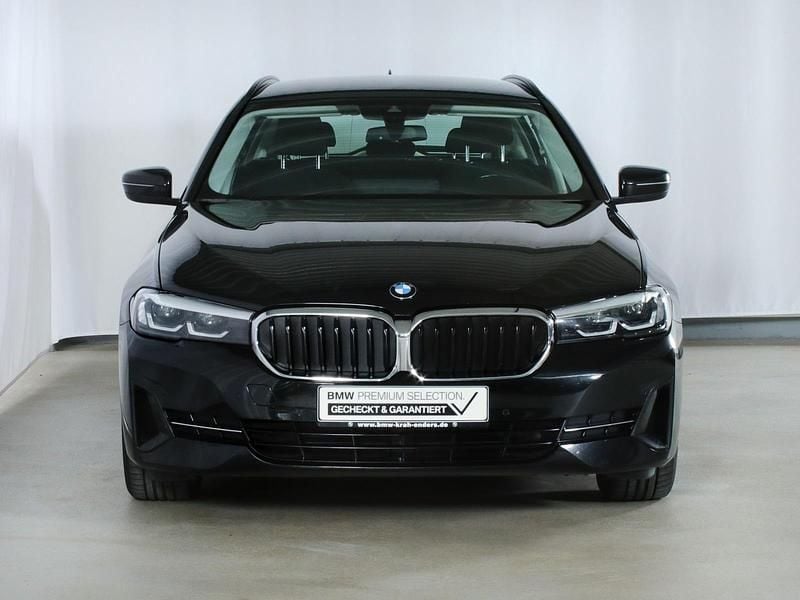 Gebraucht BMW 520 Performance 190 PS (139 kW) 2022 Black sapphire metallic (schwarz) Kombi