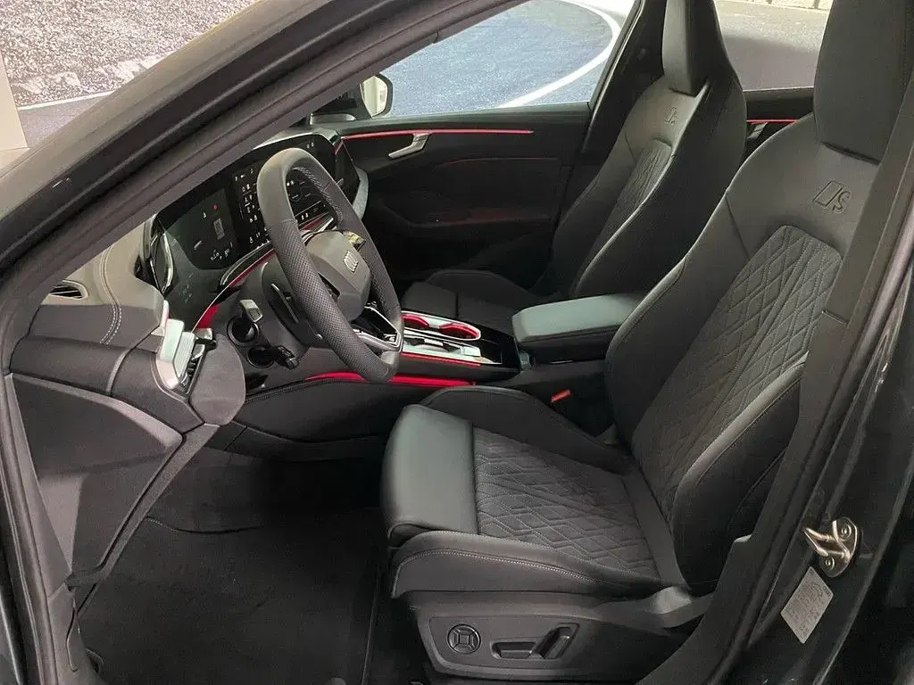 Gebraucht Audi A6 Edition .1 299 PS (219 kW) 2026 Grau Limousine