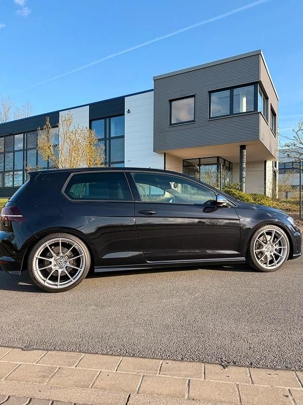 Second-hand VW Golf 413 CP (303 kW) 2015 Negru Coupe
