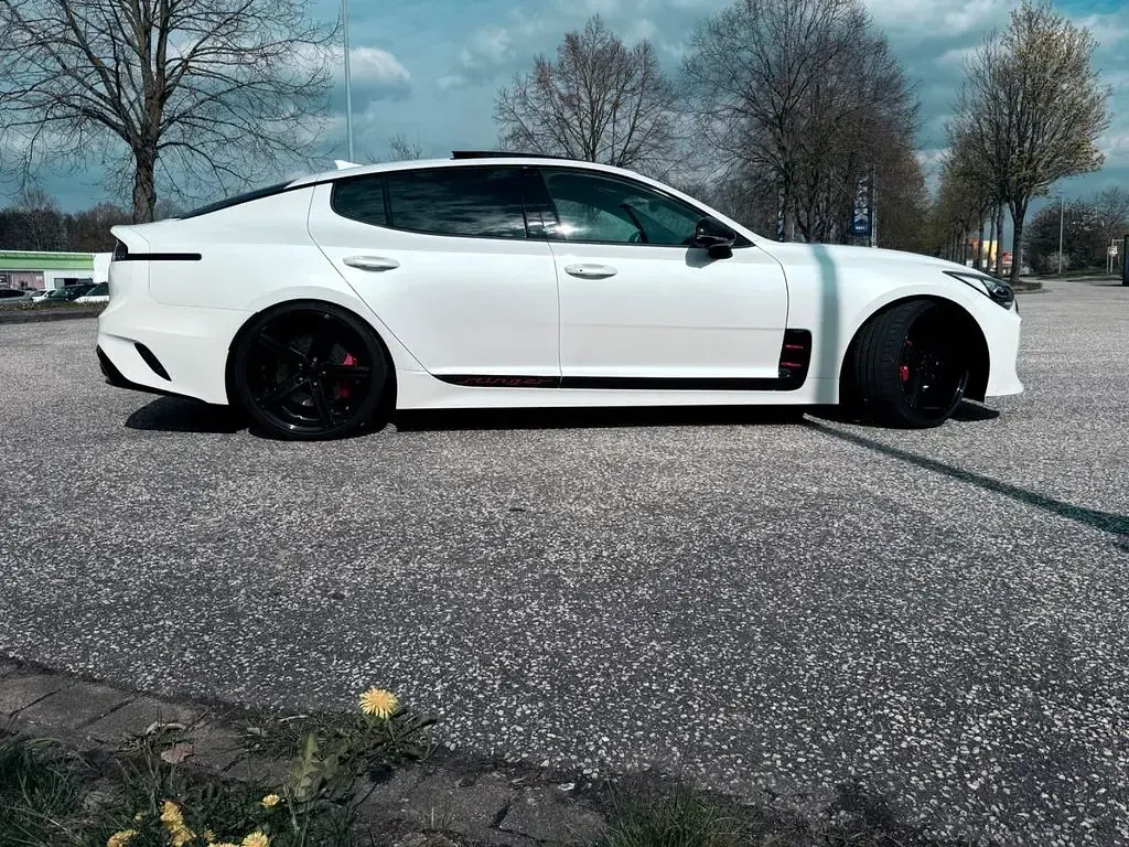 Gebraucht Kia Stinger Plus 508 PS (373 kW) 2021 Weiß Kleinwagen